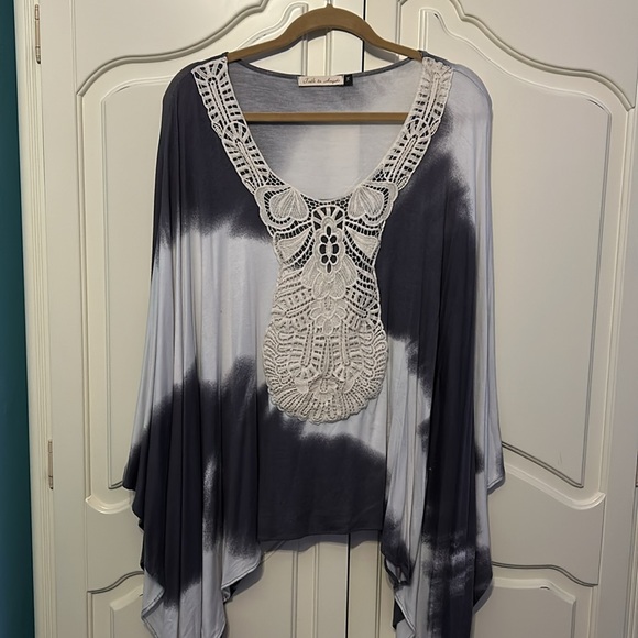 Talk to Angels Grey/ White / Lace Drapey Top Women’s Size Medium - Picture 2 of 10